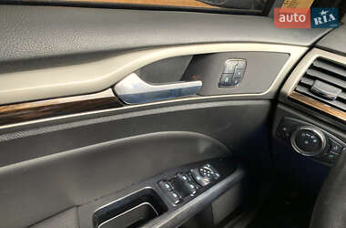 Седан Ford Fusion 2015 в 