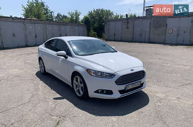 Седан Ford Fusion 2015 в 