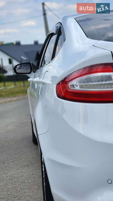 Седан Ford Fusion 2014 в Киеве
