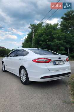 Седан Ford Fusion 2014 в 