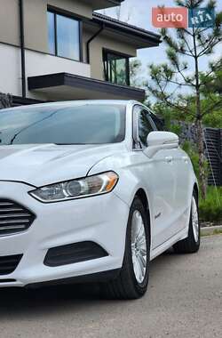 Седан Ford Fusion 2014 в 