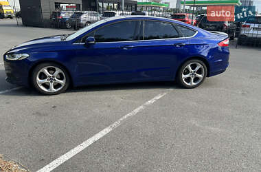 Седан Ford Fusion 2015 в 