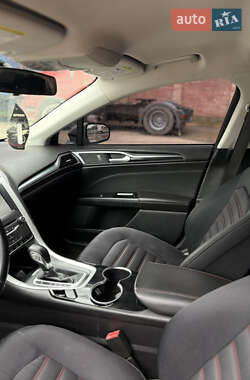 Седан Ford Fusion 2014 в 