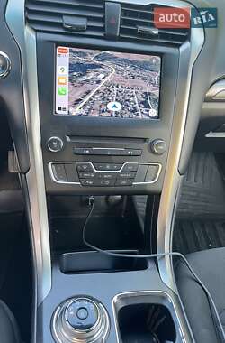 Седан Ford Fusion 2017 в 