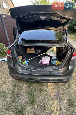 Седан Ford Fusion 2017 в 
