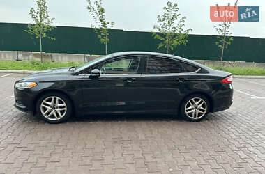 Седан Ford Fusion 2015 в 