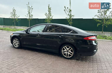 Седан Ford Fusion 2015 в 