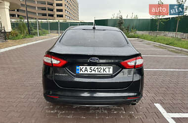 Седан Ford Fusion 2015 в 