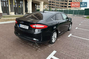 Седан Ford Fusion 2015 в 