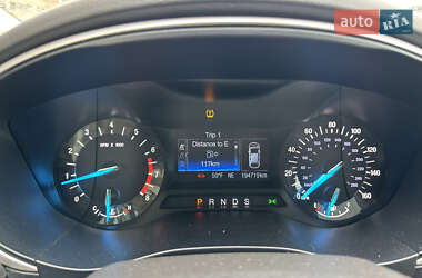 Седан Ford Fusion 2015 в 