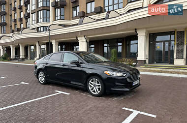 Седан Ford Fusion 2015 в 