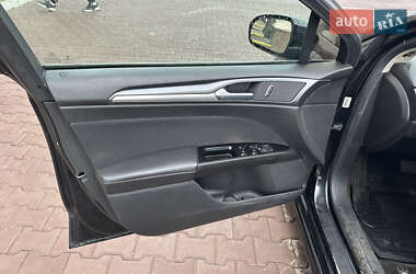 Седан Ford Fusion 2015 в 