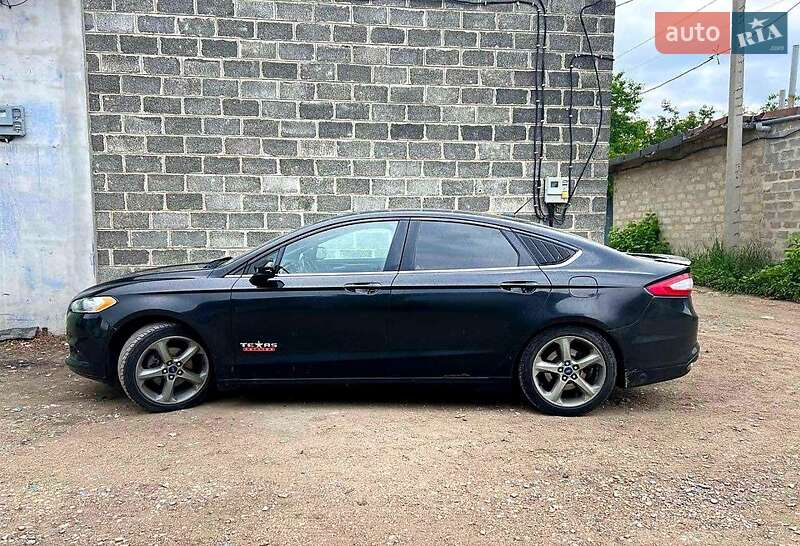 Седан Ford Fusion 2013 в 