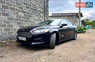 Седан Ford Fusion 2013 в 