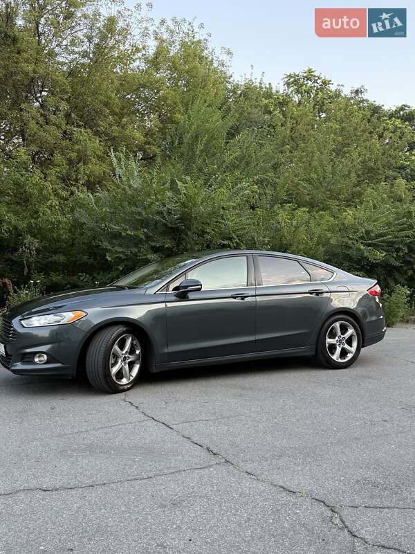 Седан Ford Fusion 2015 в Дніпрі