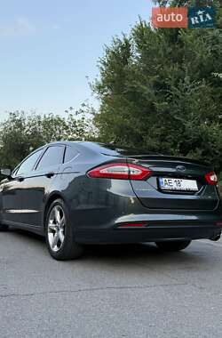 Седан Ford Fusion 2015 в 