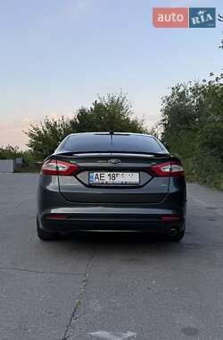 Седан Ford Fusion 2015 в 