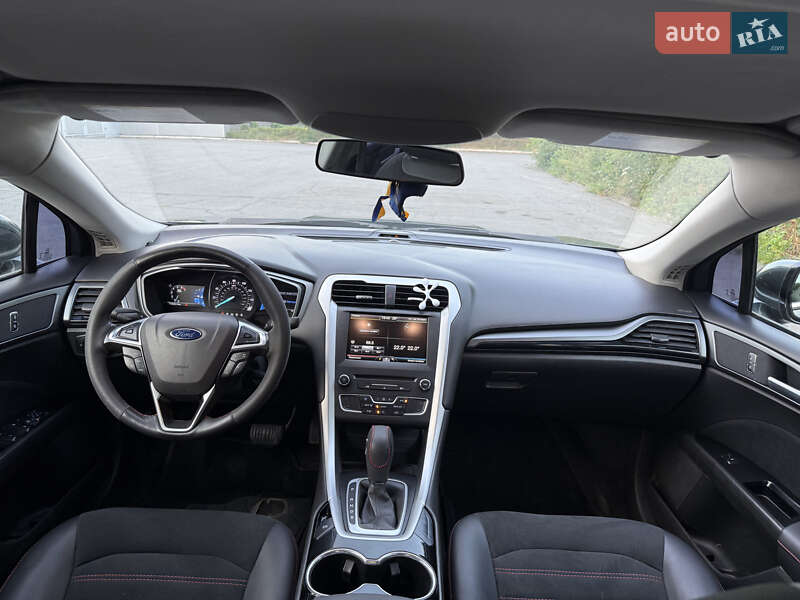 Седан Ford Fusion 2015 в Дніпрі