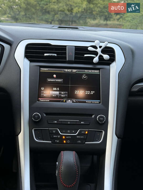 Седан Ford Fusion 2015 в Дніпрі