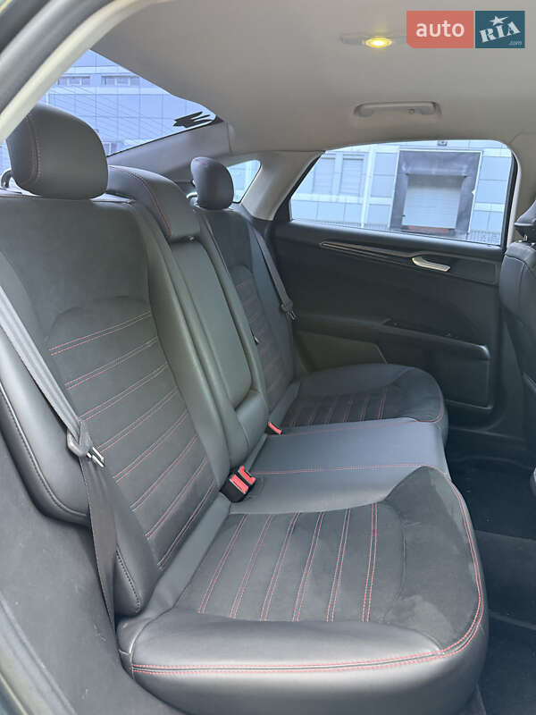 Седан Ford Fusion 2015 в Дніпрі