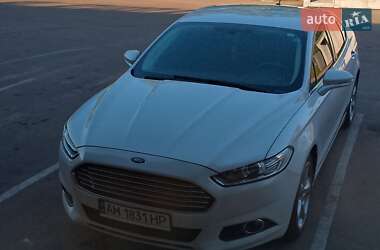 Седан Ford Fusion 2015 в 