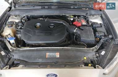 Седан Ford Fusion 2015 в 