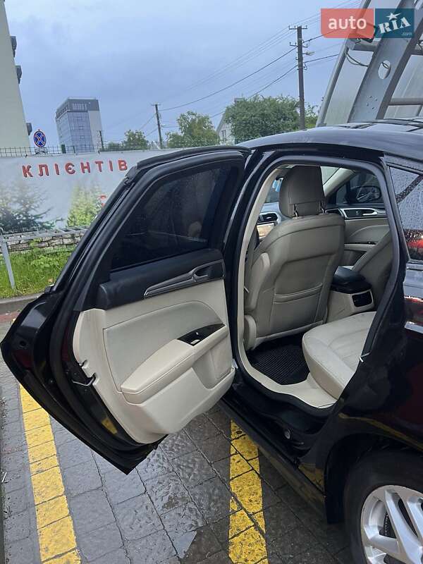 Седан Ford Fusion 2012 в Львові
