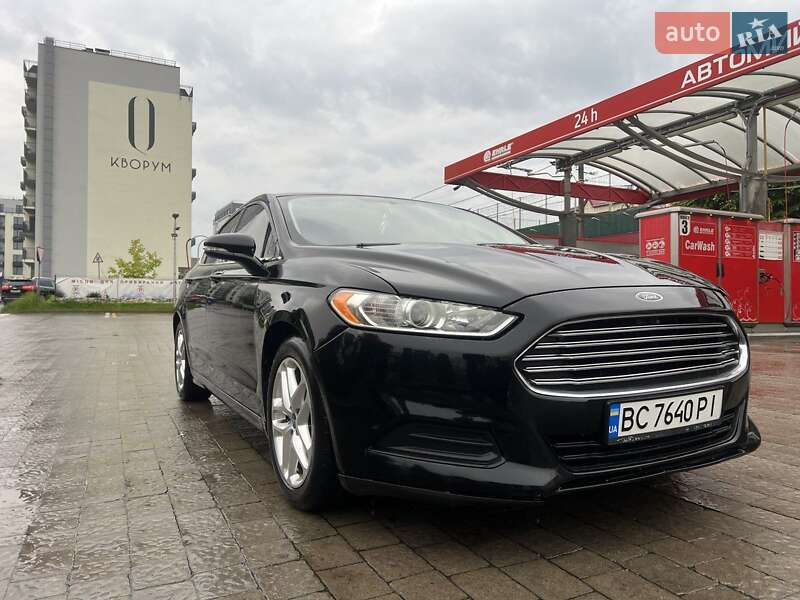 Седан Ford Fusion 2012 в Львові