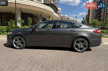 Седан Ford Fusion 2015 в 