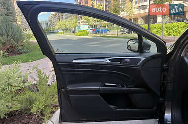 Седан Ford Fusion 2015 в 