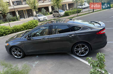 Седан Ford Fusion 2015 в 