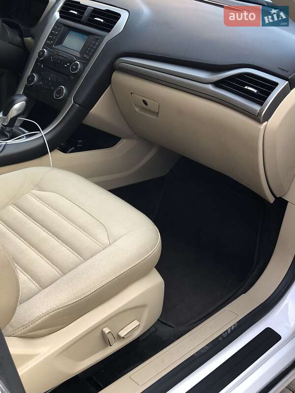 Седан Ford Fusion 2015 в Тернополе
