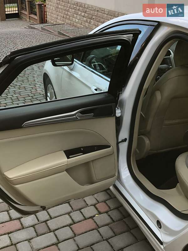 Седан Ford Fusion 2015 в Тернополе