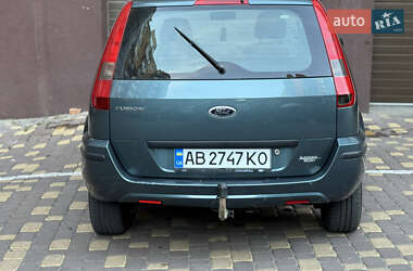 Хетчбек Ford Fusion 2004 в 