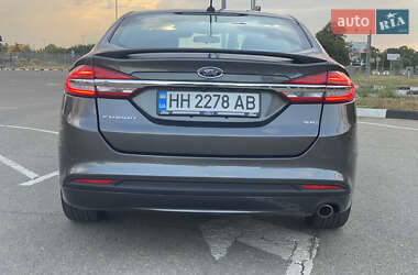 Седан Ford Fusion 2017 в 