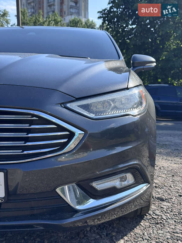 Седан Ford Fusion 2016 в 