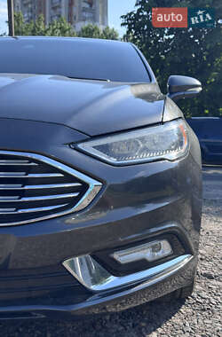 Седан Ford Fusion 2016 в 