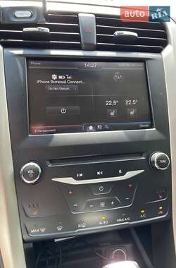 Седан Ford Fusion 2012 в 