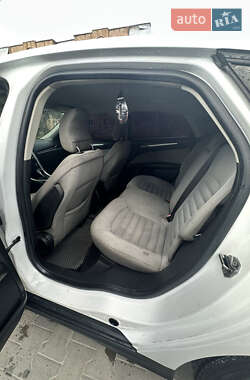 Седан Ford Fusion 2013 в 