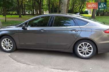 Седан Ford Fusion 2018 в 