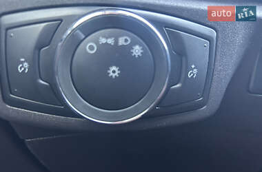 Седан Ford Fusion 2016 в 