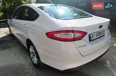 Седан Ford Fusion 2015 в 