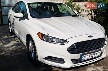 Седан Ford Fusion 2015 в 