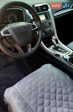 Седан Ford Fusion 2014 в 