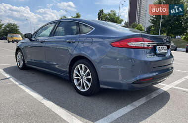 Седан Ford Fusion 2017 в 