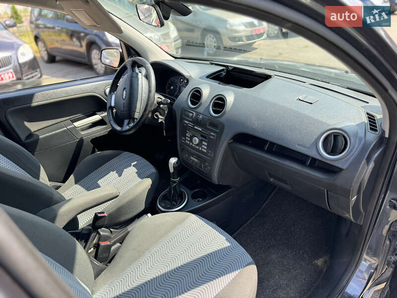 Хетчбек Ford Fusion 2006 в Чернігові
