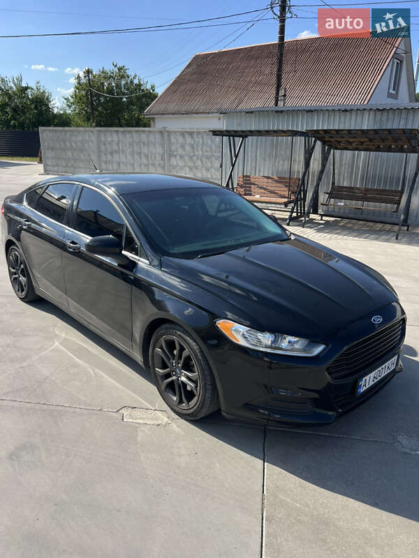 Седан Ford Fusion 2015 в 