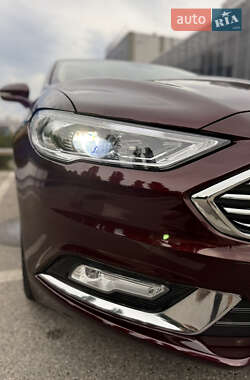 Седан Ford Fusion 2016 в 