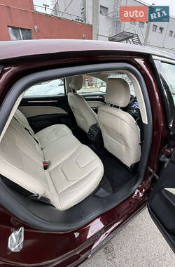 Седан Ford Fusion 2016 в 