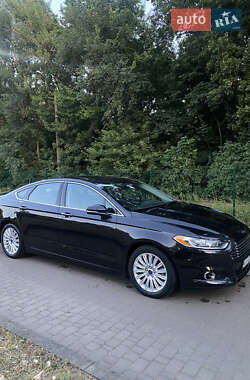 Седан Ford Fusion 2013 в 